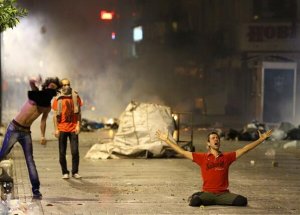 İzmir'de 120 Gözaltı