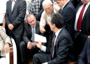 Hamarat Eliyle, Kurtulmuş'a Dosya