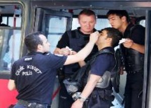 Gözü Dönmüş Eylemciler Bunu Da Yaptı