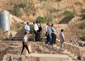 Yıkılan Urfa Kalesi’nde İnceleme