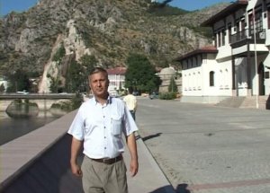 Kargalarla Başı Dertte