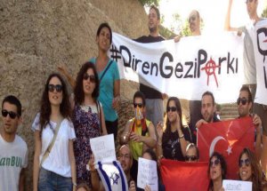 Siyonistlerden, Çapulculara Destek!