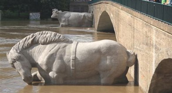 Almanya'da Sel Etkisini Sürdürüyor