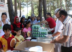 Urla Semaları Gökkuşağına Döndü