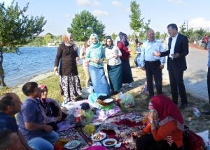 Milletvekili Çelik'ten Piknikçilere Ziyaret