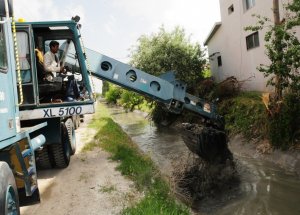Dsi’den Sulama Kanalı Temizliği