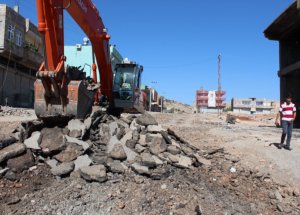 Şanlıurfa’da Yol Çalışmalarına Devam Ediliyor