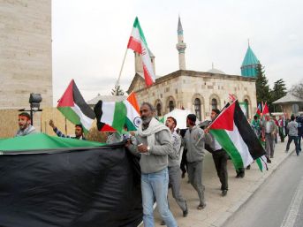 İsrail'deki Araplar Yürüyüşe Geçti