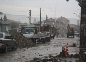 Yağmur Selendi'de Hayatı Felç Etti