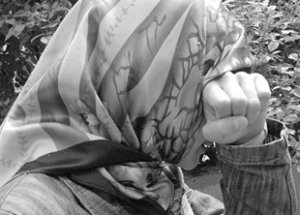 Başörtülü Hamile Kadın Çocuğunu Kaybetti