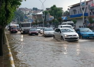 Meteorolji'den "kuvvetli yağış ve fırtına" uyarısı