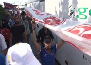 MHP'lilerden Başbakan'a İkinci Bayrak Jesti