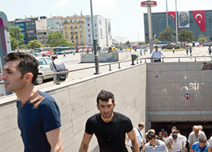 Taksim’de Hayat Normale Dönüyor