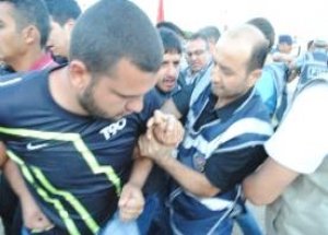 İzmir'deki Eylemcilerin Çadırlarına Operasyon!