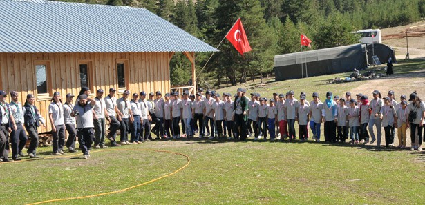 Oyuncak Silahla Eğitimi Gerçek Yaptılar!