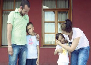 Komşunun kriz yetimleri!