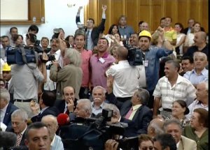 CHP Grubunda Zıplamayan Tayyipçi Sloganı