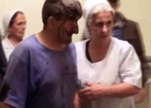 Köyü basan ayı 2 kişiyi yaraladı