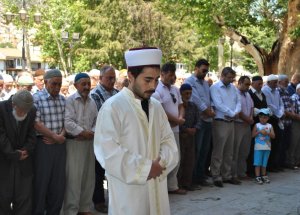Müslümanlar İçin Gıyabi Cenaze Namazı