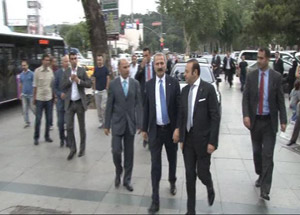 Bakanlar O Camiye Çıkarma Yaptı!