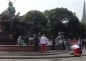 Alman Polisi Eylemciyi Böyle Öldürdü