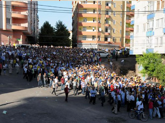 Diyarbakır'daki Yürüyüşe Polis Müdahalesi