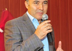 Vali Altıparmak:"Gençler Risk Altında"