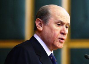 Devlet Bahçeli Gazetecileri Kovdu!