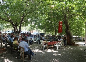 Trabzon Hurması Yetiştiricileri Bilgilendirildi