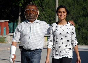 Bakır Kafesle Yaşamak Zorunda