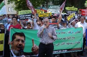İstanbul'da Mursi’ye Destek Eylemi