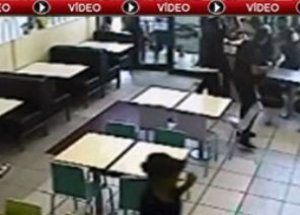 Irkçı İsrailliler Filistinli Garsonlara Saldırdı