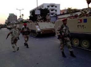 Mısır'da Ordu Göstericilere Ateş Açtı!