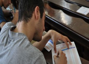 KPSS'de 44 Puan Alan Aday Memur Oldu!