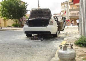 Lüks Otomobilde Patlama: 1 Yaralı