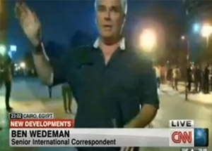 Mısır'da CNN Muhabirine Müdahale