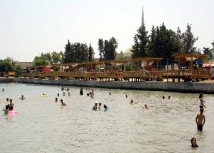 Yumurtalık sahili doldu taştı