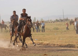 Konya’da Rahvan At Yarışları Heyecanı