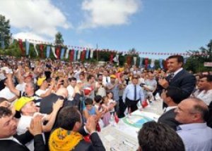 Sarıgül Liderliğe Mi Oynuyor?