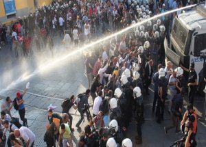 Taksim'de Yine Huzuru Bozdular
