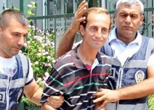 Başörtülü Öğretmene Saldıran Zanlı Yakalandı