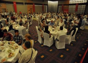 Gazi ve şehit yakınları iftarda buluştu