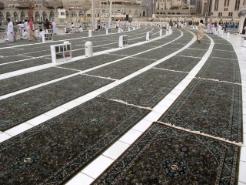 Kabe'nin Halıları Değiştirildi