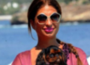 Köpeklerini Eşlerinden Daha Çok Özlüyorlar!