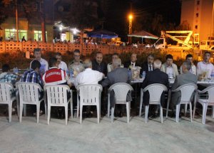 Hasankadı’da Geleneksel Halk İftarı Düzenlendi