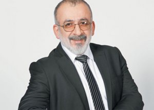Göbeğini Kaşıyan Kıllı Ayı Geri Döndü