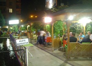 Park Ve Kafelere Yoğun Rağbet