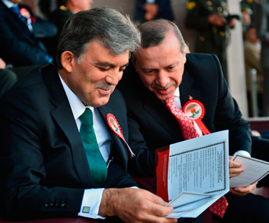 Gül ve Erdoğan'ı Duygulandıran Şiir