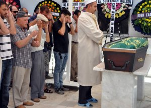 Abd'de Ölen Nazillili Genç İşadamı Toprağa Verildi