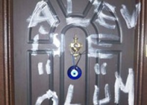 Alevi Evlerini Yine Aleviler İşaretlemiş